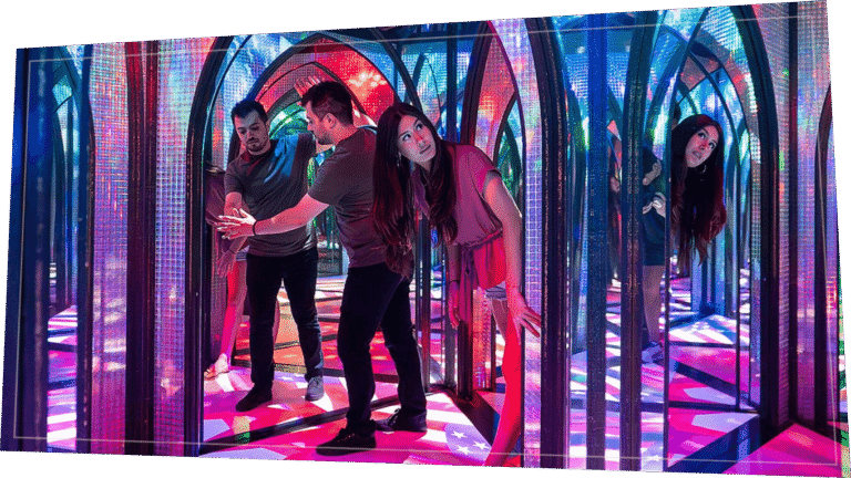 Amazing Mirror Maze Escape in San Antonio